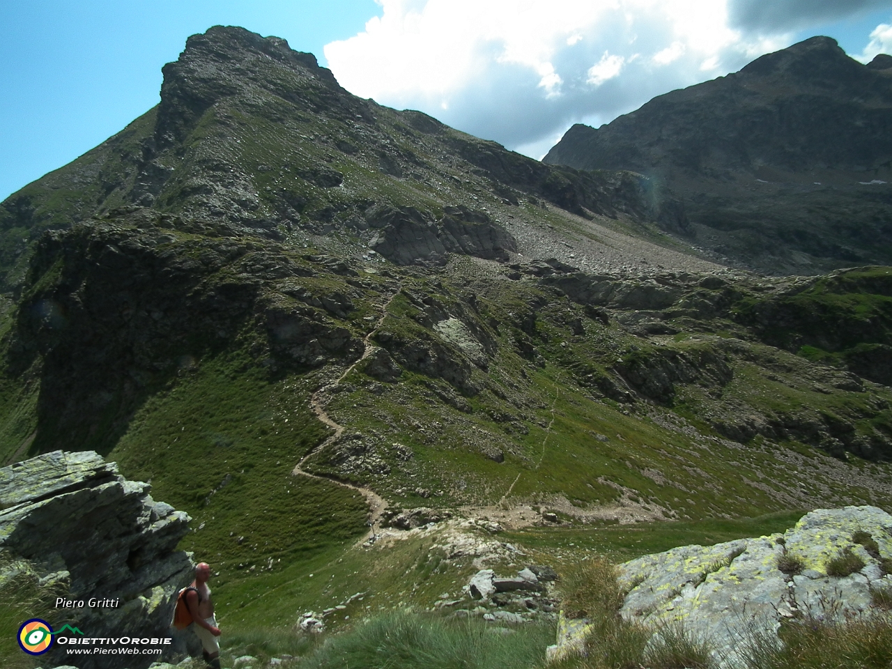 60 e siamo al Passo della Portula (2273 m.).JPG